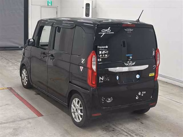 HONDA N-BOX