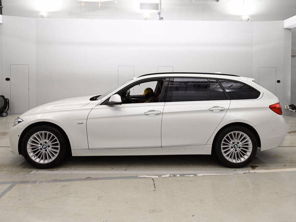 BMW 3-SERIES