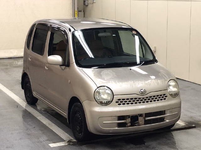 DAIHATSU MOVE LATTE