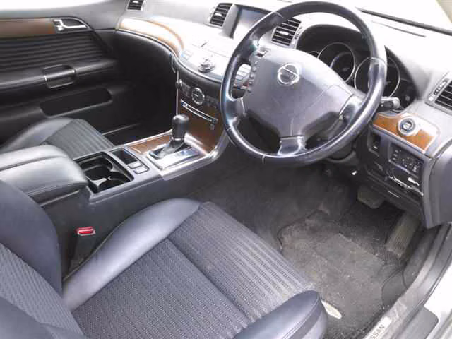 NISSAN FUGA