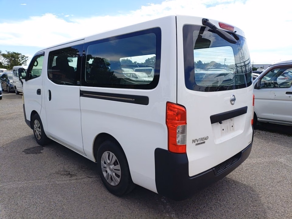 NISSAN NV350 CARAVAN