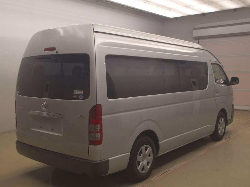 TOYOTA REGIUS ACE