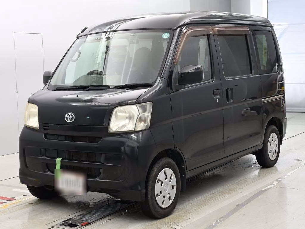 TOYOTA PIXIS VAN