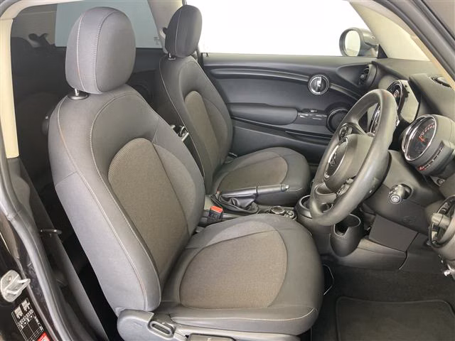MINI HATCH