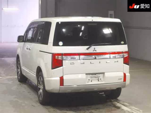 MITSUBISHI DELICA D:5