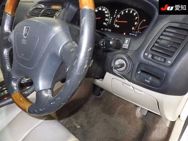 MITSUBISHI DIAMANTE