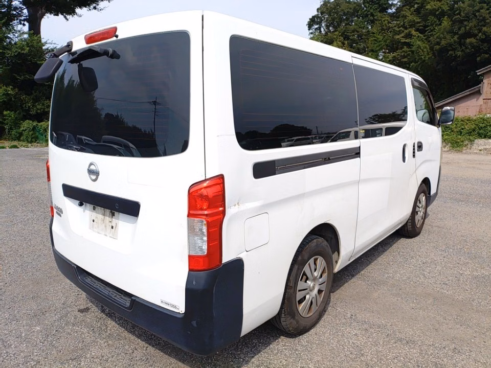 NISSAN NV350 CARAVAN