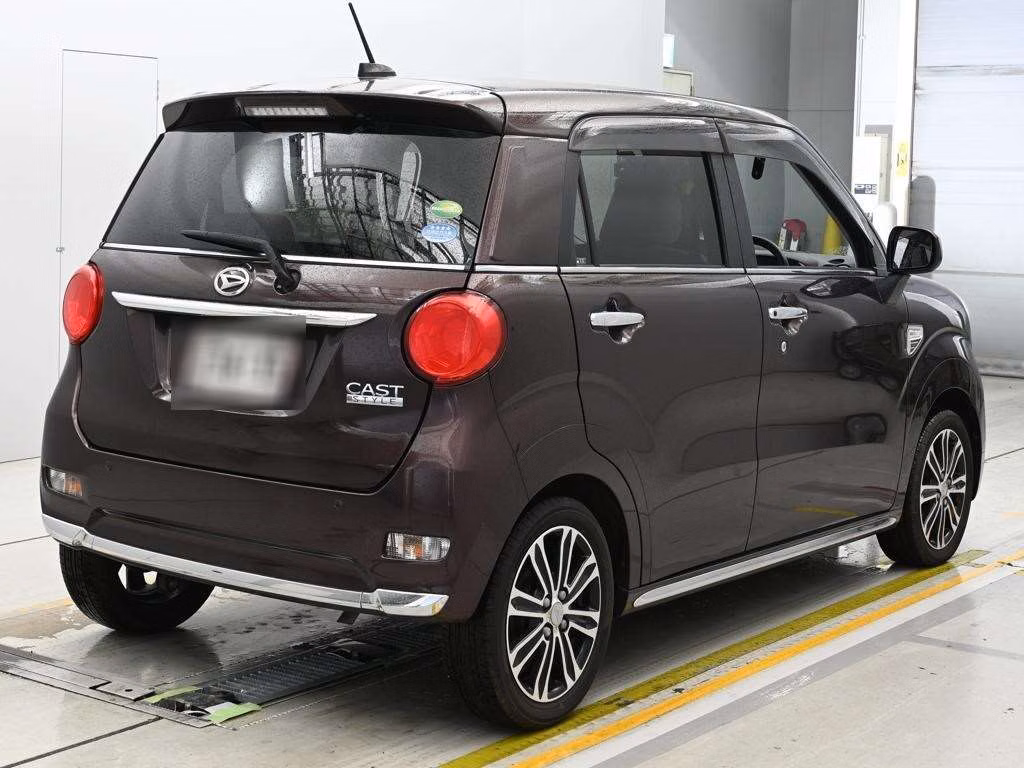 DAIHATSU CAST