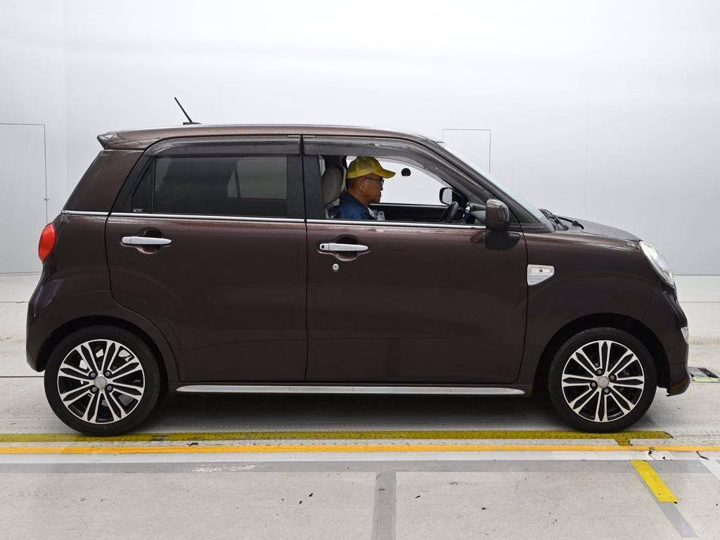 DAIHATSU CAST