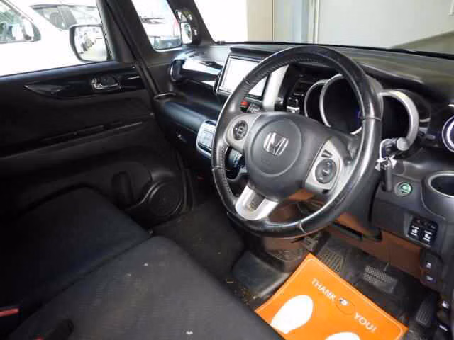 HONDA N-BOX