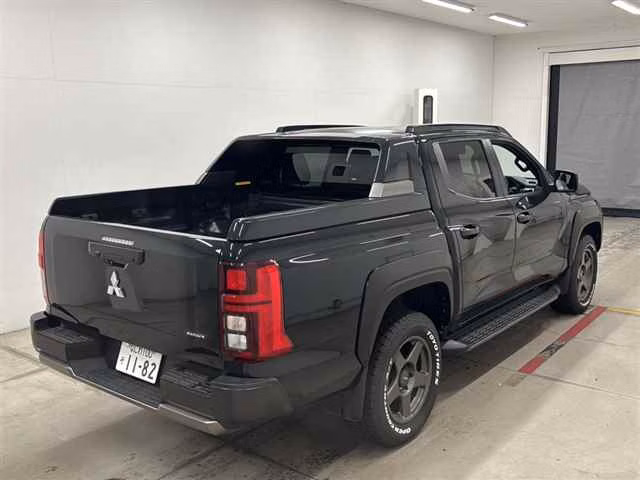 MITSUBISHI TRITON