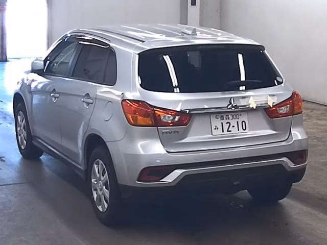 MITSUBISHI RVR