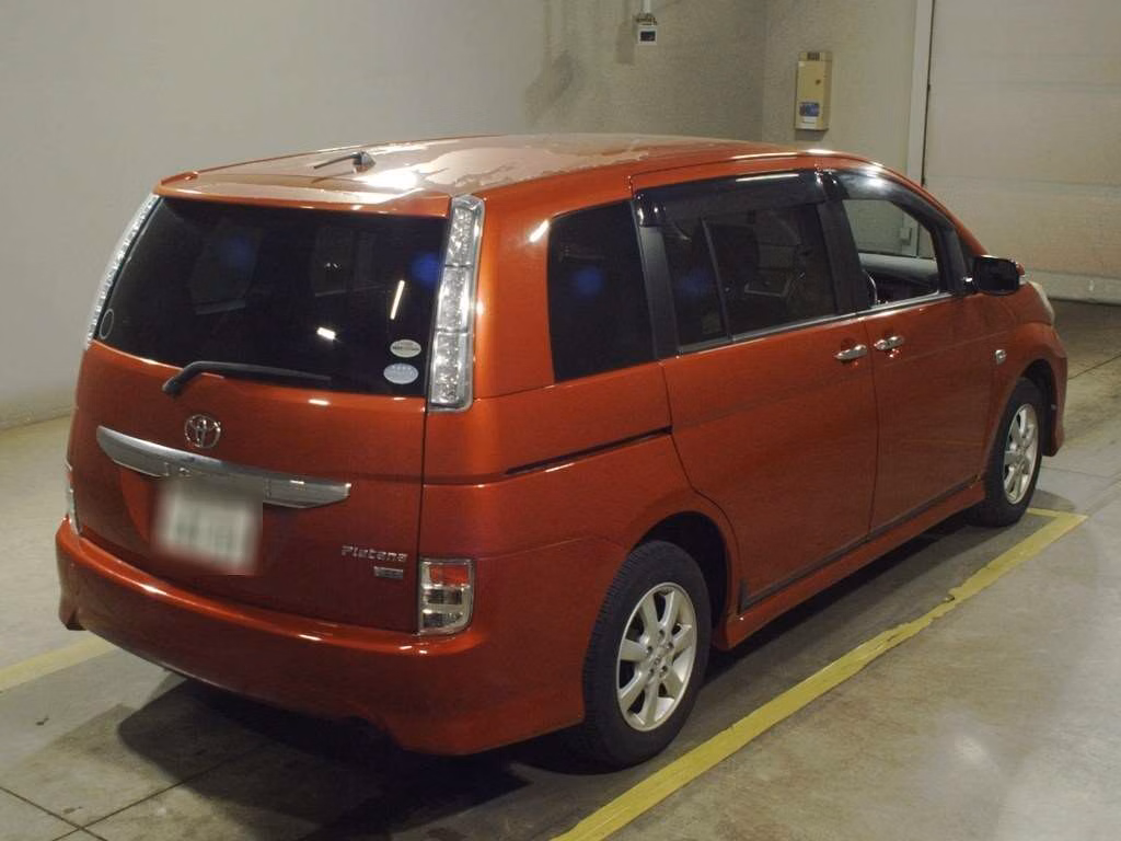 TOYOTA ISIS