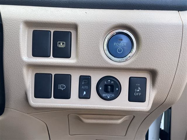 TOYOTA SAI