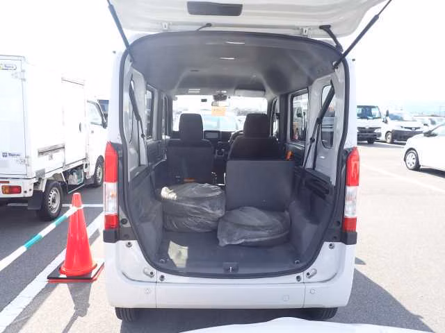 HONDA N-VAN