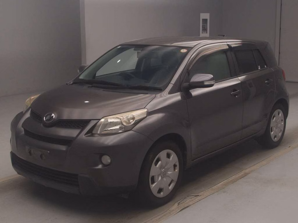 TOYOTA IST