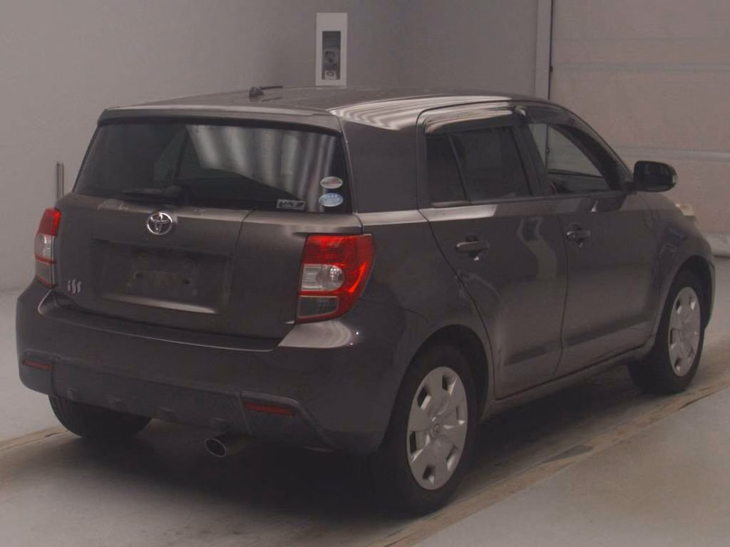 TOYOTA IST