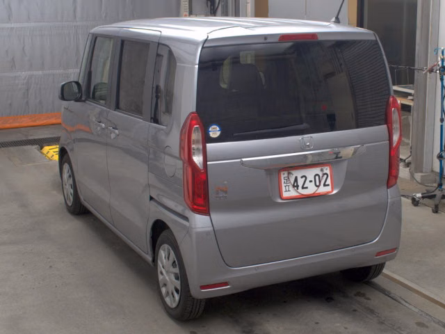 HONDA N-BOX