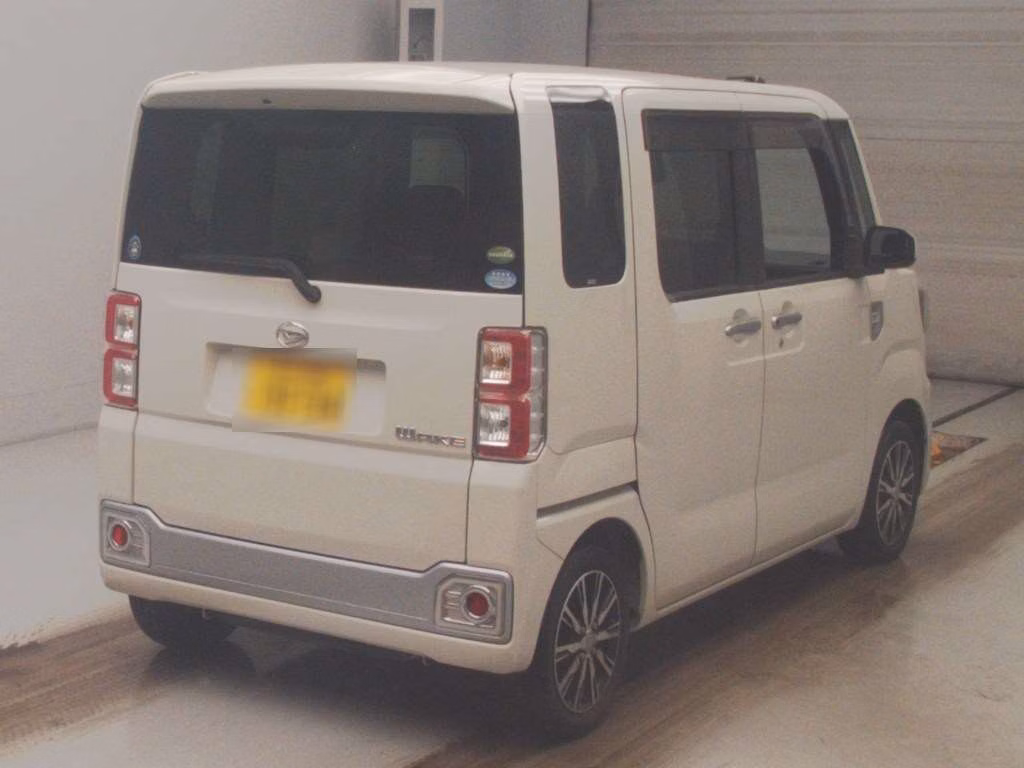 DAIHATSU WAKE