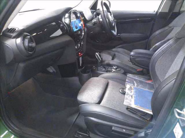 MINI HATCH