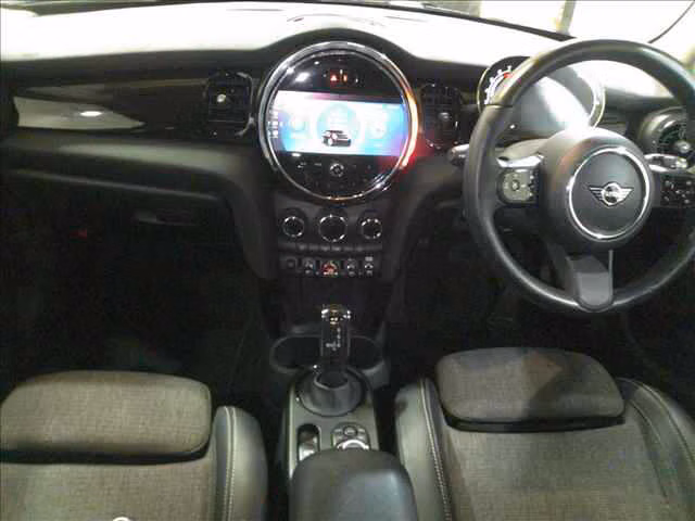 MINI HATCH