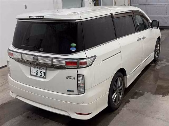 NISSAN ELGRAND