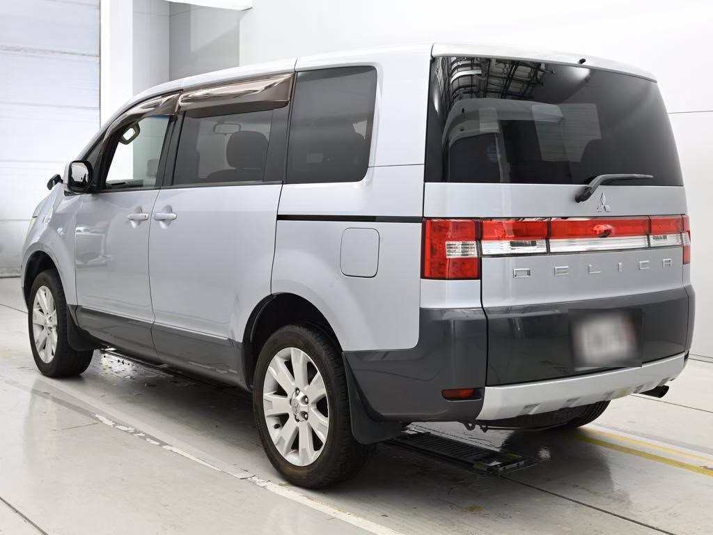 MITSUBISHI DELICA D:5