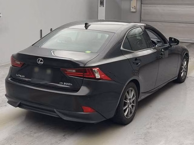 LEXUS IS300H
