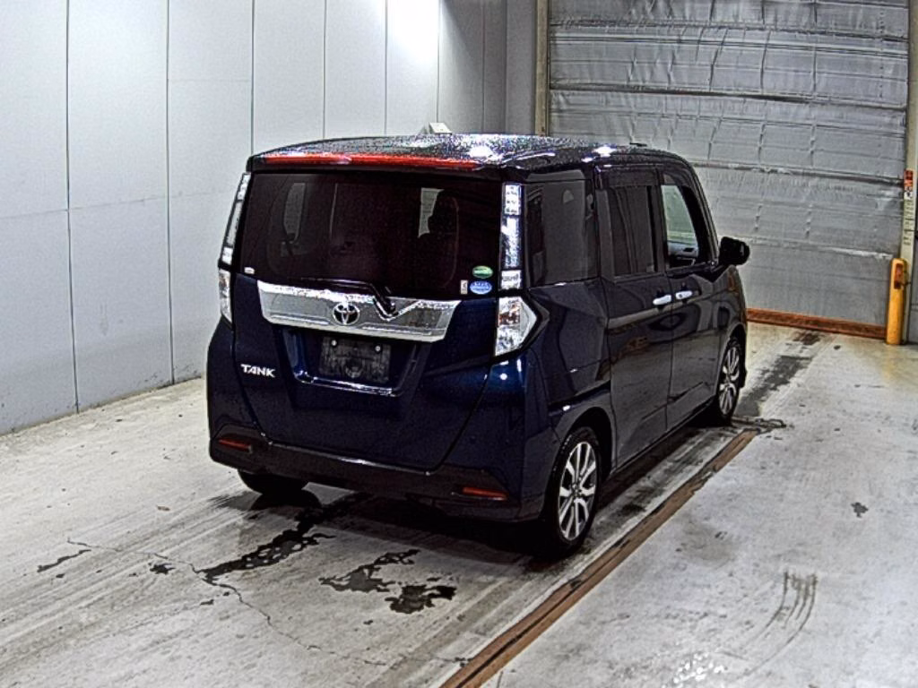 TOYOTA TANK