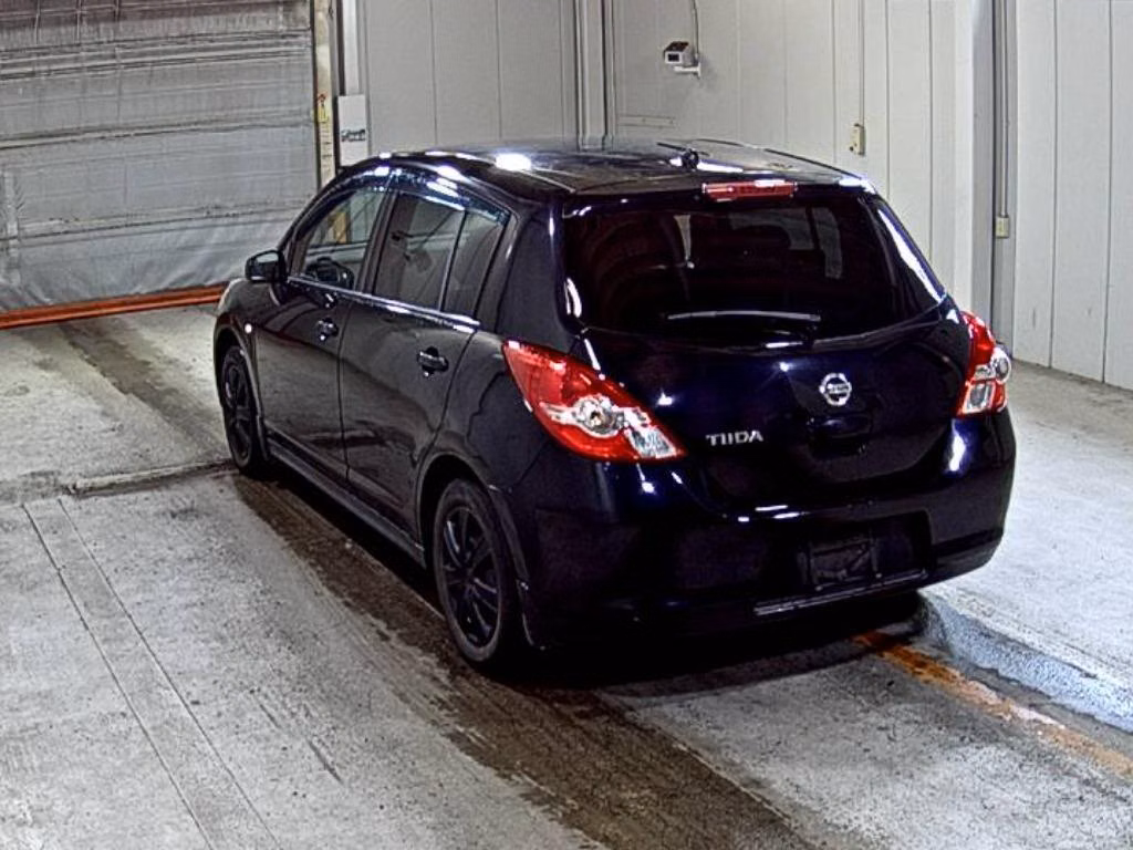 NISSAN TIIDA