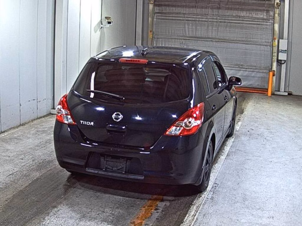 NISSAN TIIDA