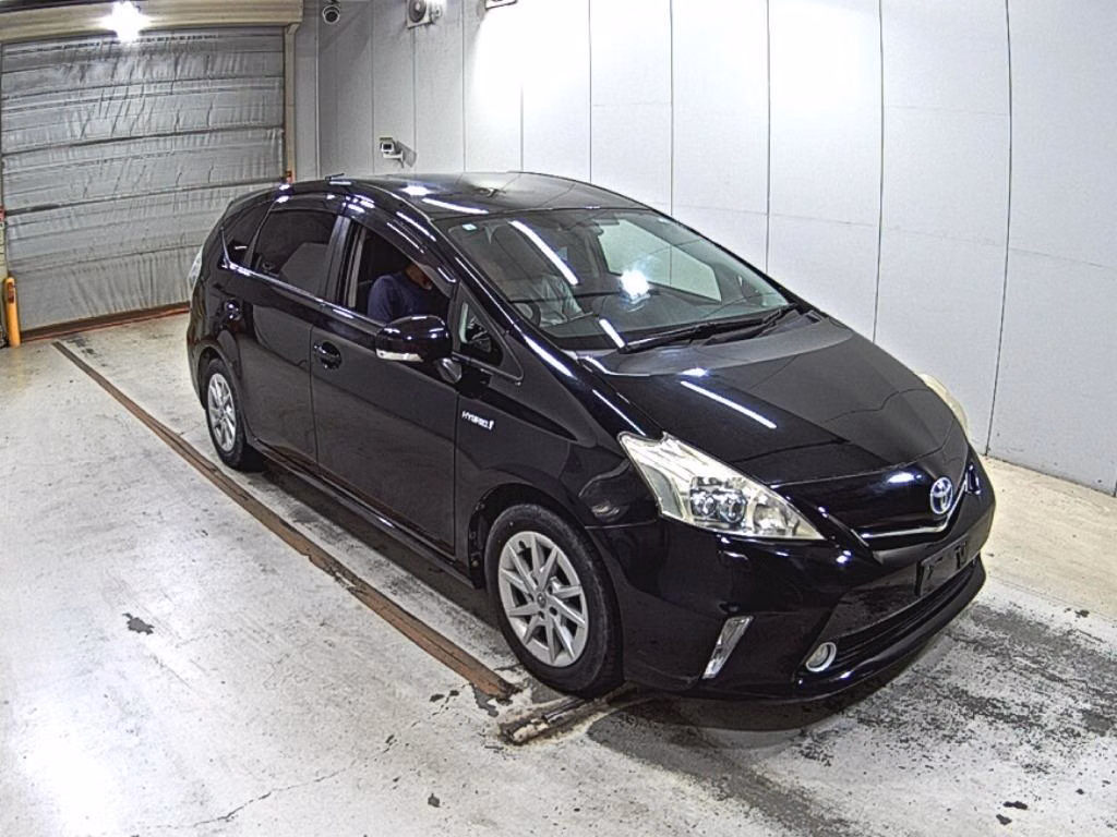 TOYOTA PRIUS ALPHA