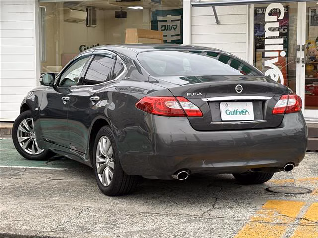 NISSAN FUGA