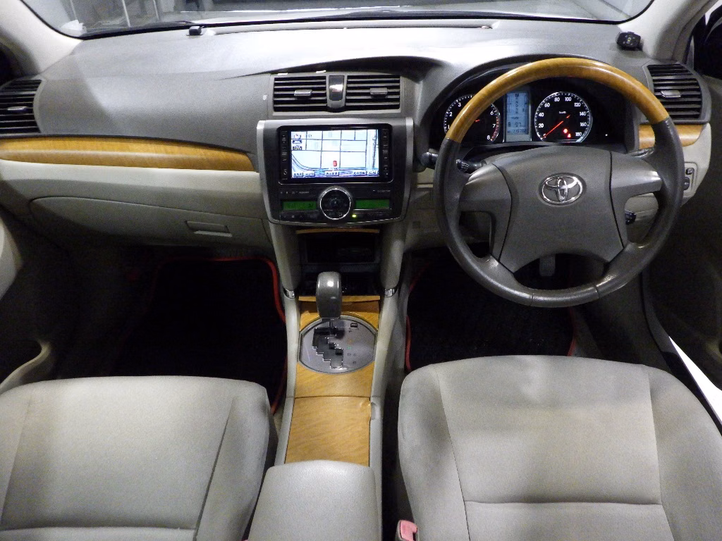TOYOTA PREMIO