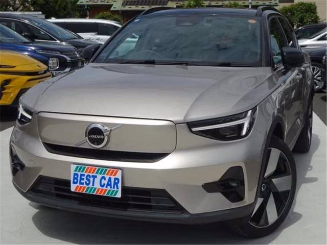VOLVO EX40