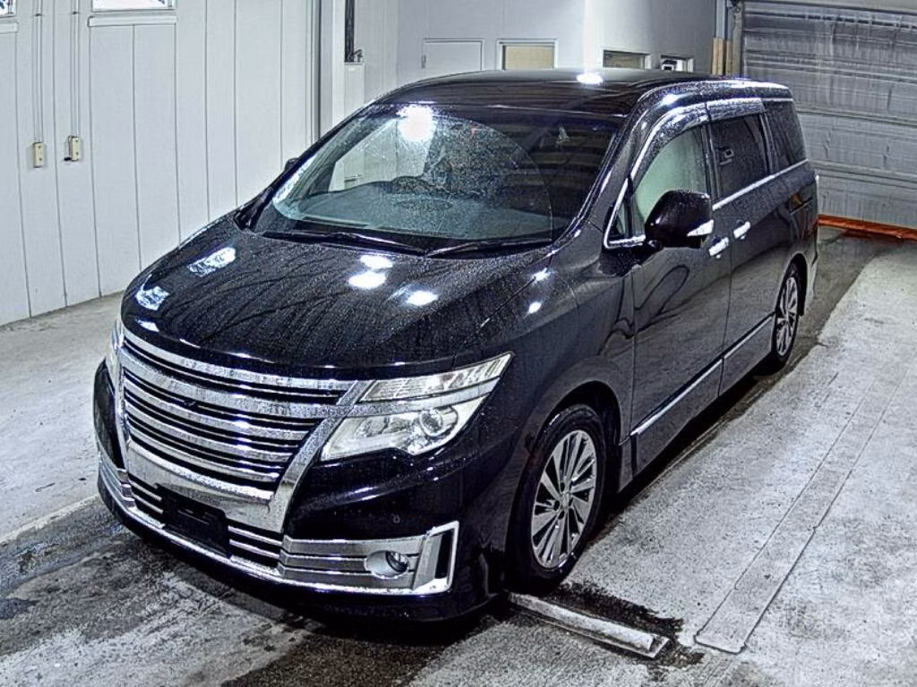 NISSAN ELGRAND