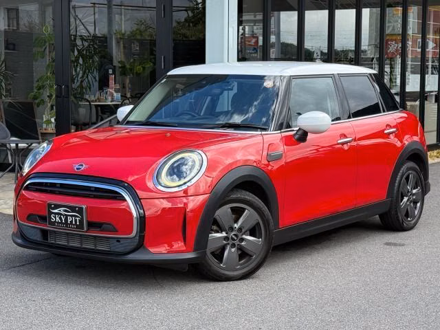 MINI HATCH