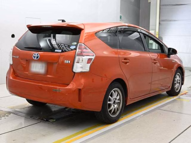 TOYOTA PRIUS ALPHA