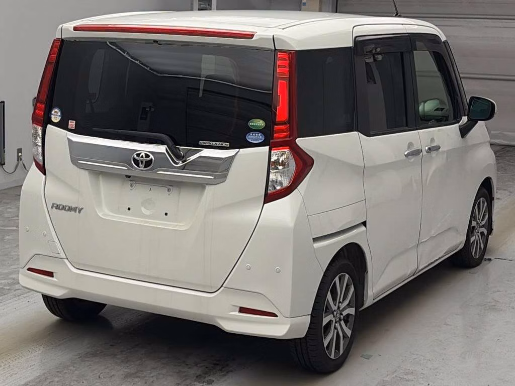TOYOTA ROOMY
