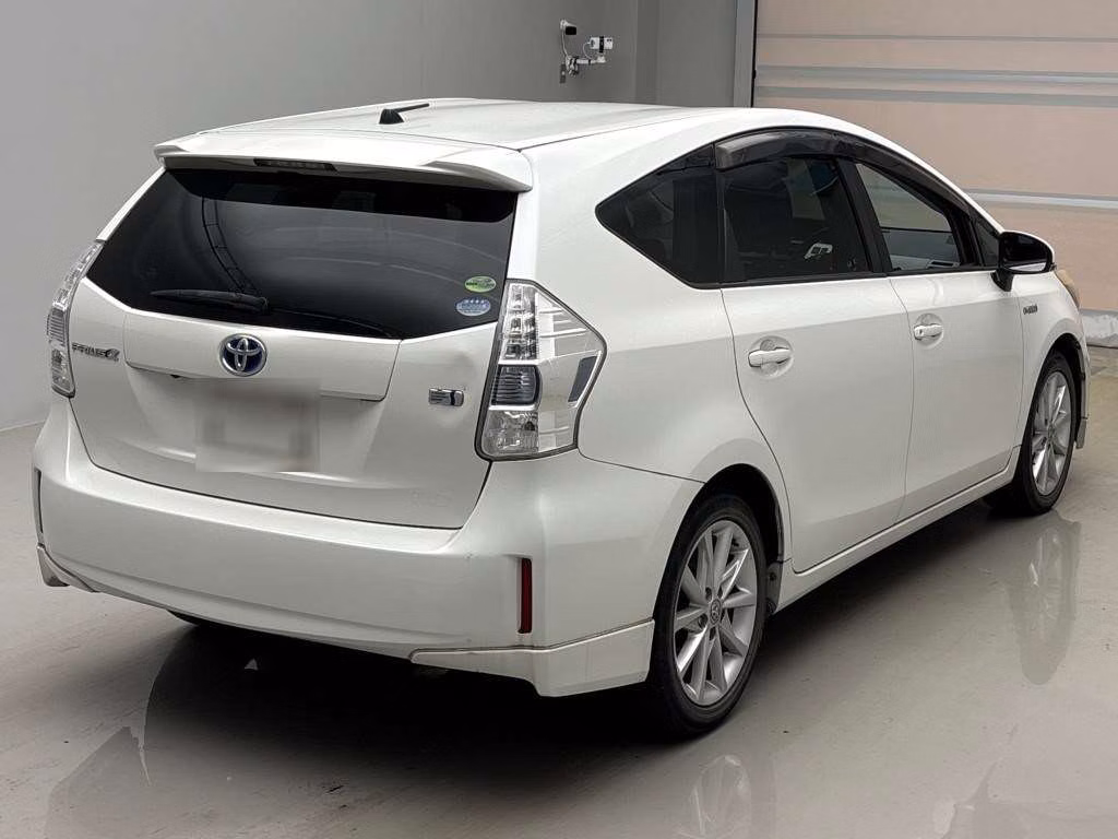 TOYOTA PRIUS ALPHA