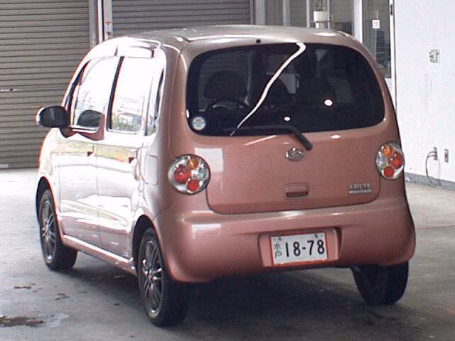 DAIHATSU MOVE LATTE