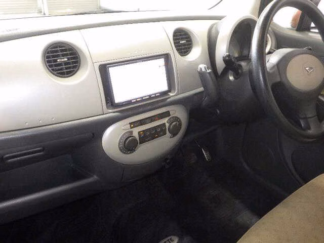 DAIHATSU MOVE LATTE