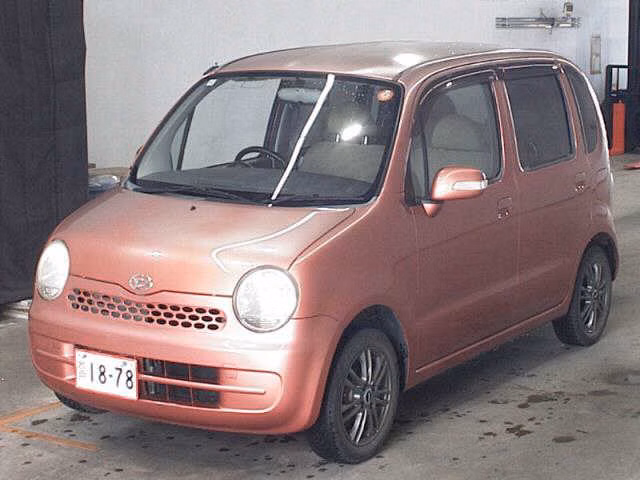 DAIHATSU MOVE LATTE