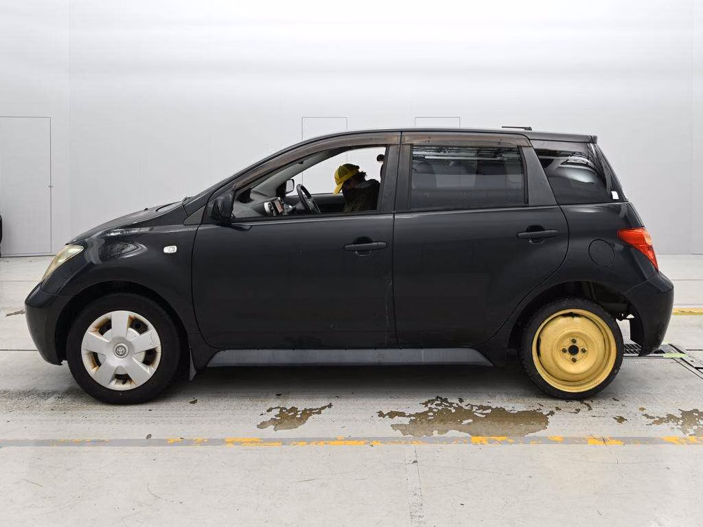 TOYOTA IST