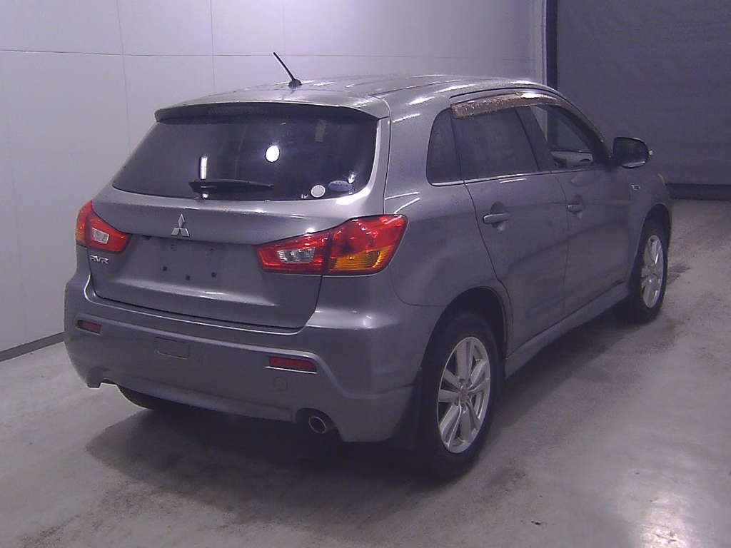 MITSUBISHI RVR