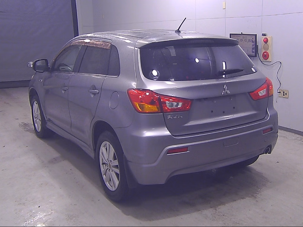 MITSUBISHI RVR