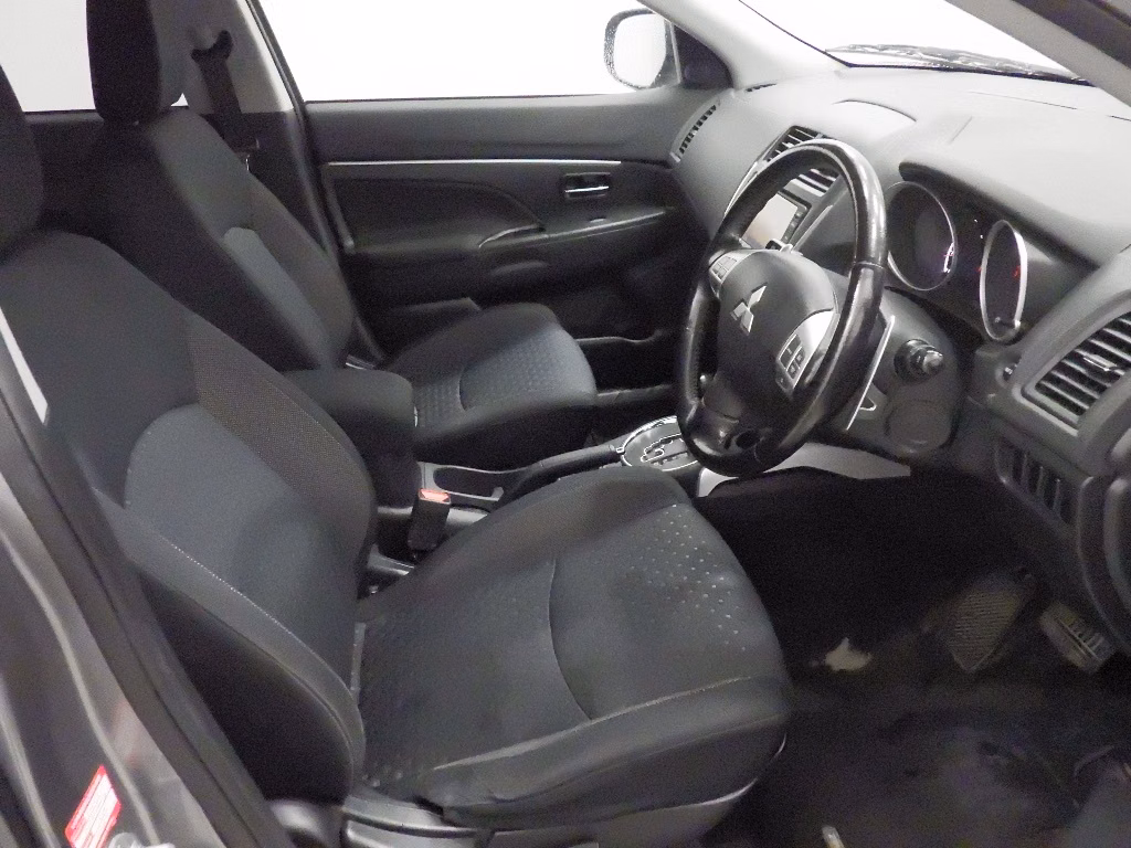 MITSUBISHI RVR
