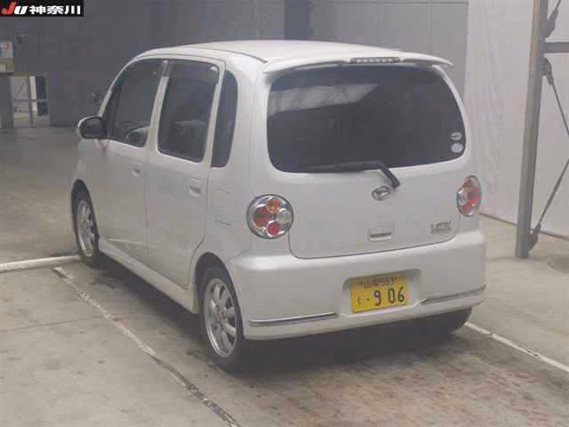 DAIHATSU MOVE LATTE