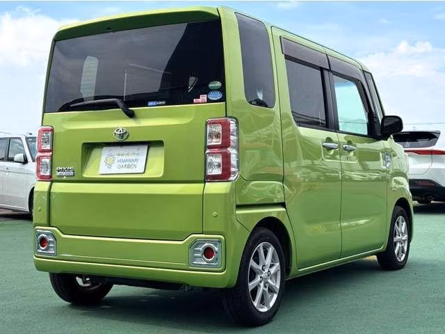TOYOTA PIXIS MEGA