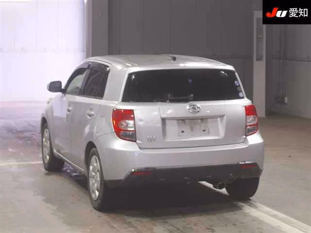 TOYOTA IST
